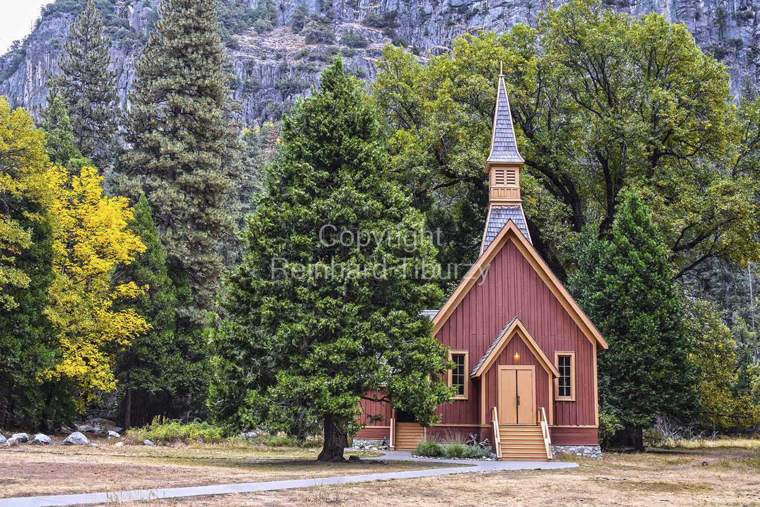 chapel_Yosemite_Valley_Yosemite_National_Park_California_USA