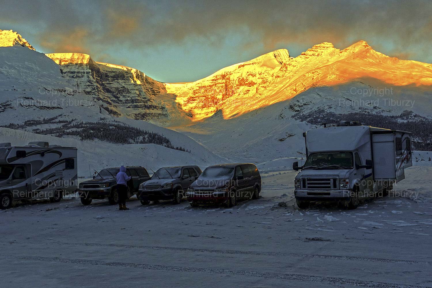 alpenglow_Icefields Parkway_Canada