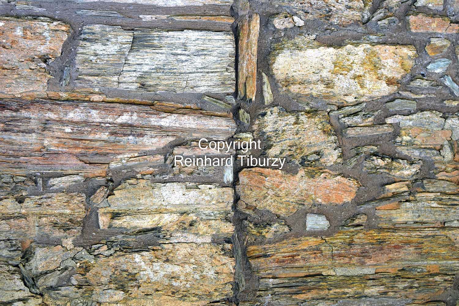 natural_stone_wall